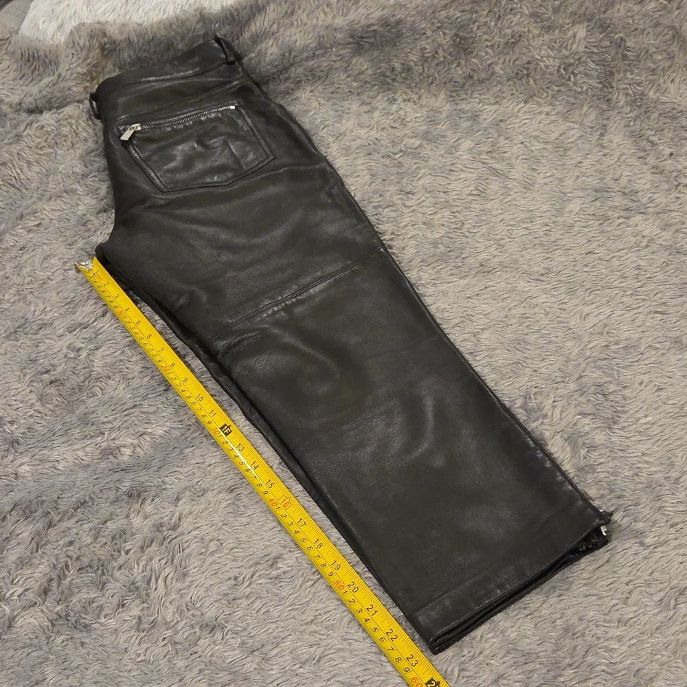 Buttery Soft Michael Kors Italy Cropped Leather Pants w/ Zipper Details Size 6!